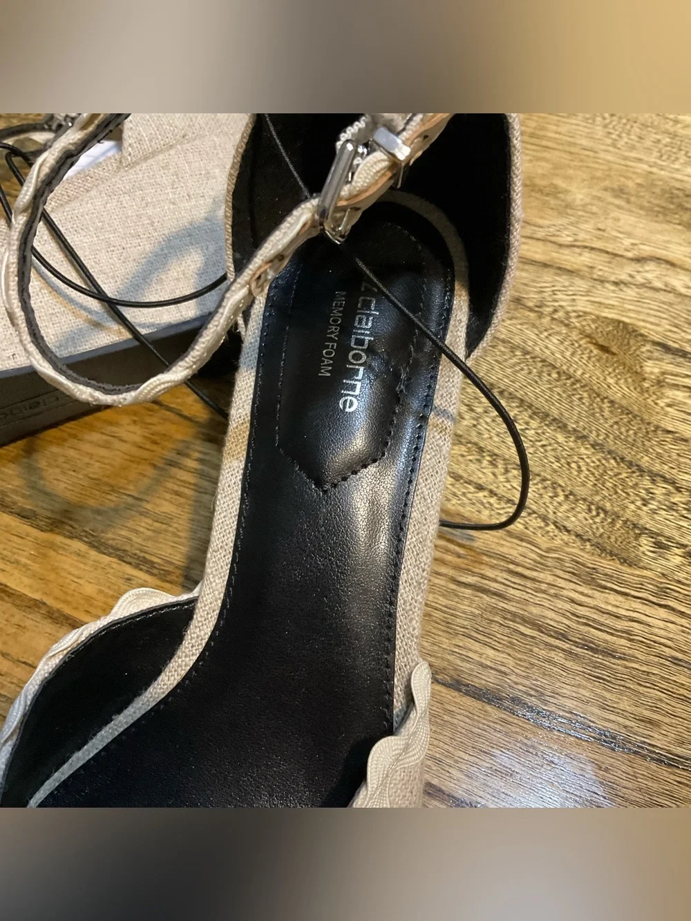 NWT Liz Claiborne Babbler Wedge Sandals, size 9, color: sand.